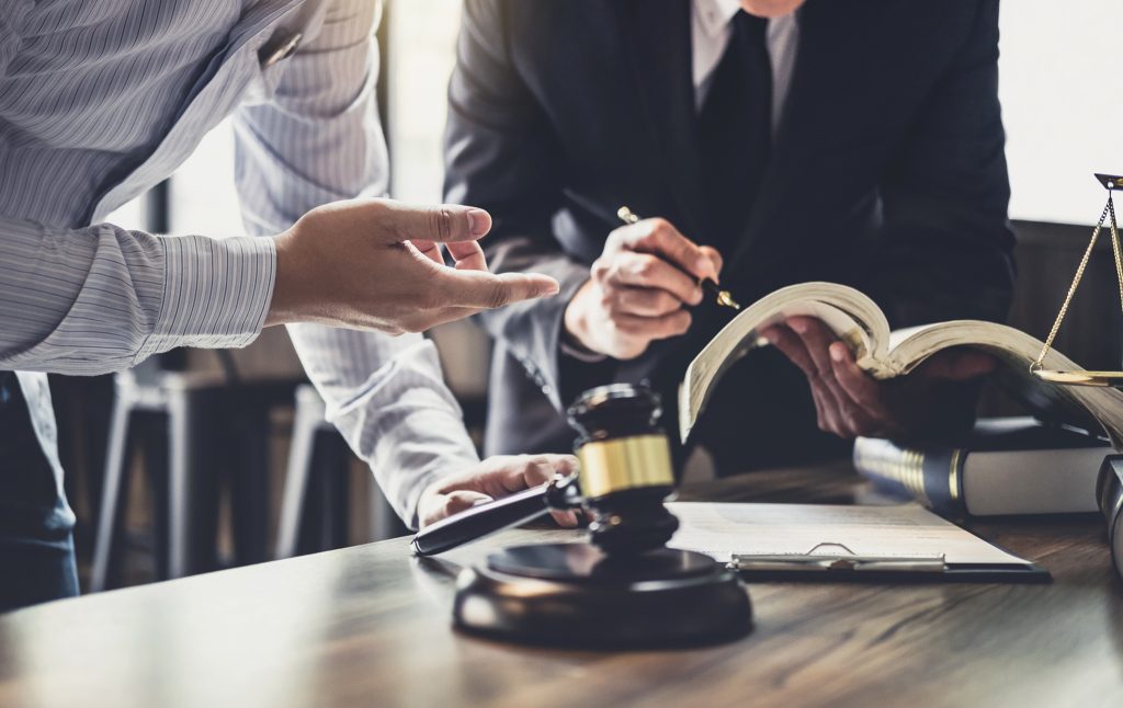 الحماية النظامية للشركات من المطالبات العمالية